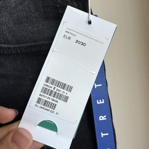 NWT H&M Men's Black Ripped Jeans Size 31/30 - Picture 4 of 9